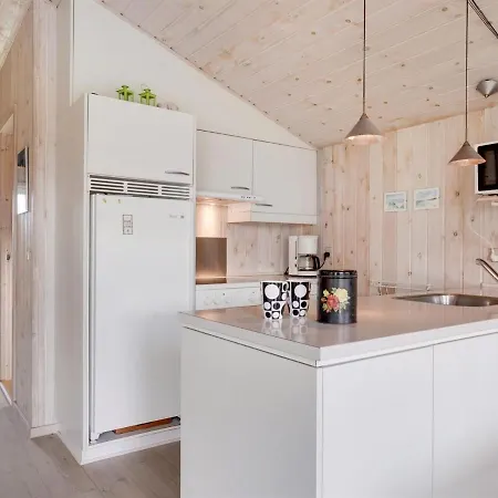 Holiday home Holiday Syni - 500m From The Sea In Nw Jutland By Interhome