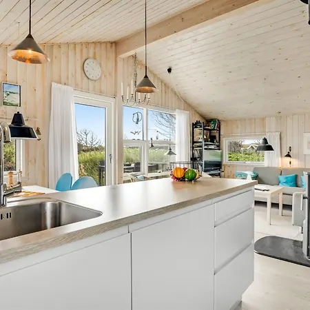 Syni - 500m From The Sea By Interhome *